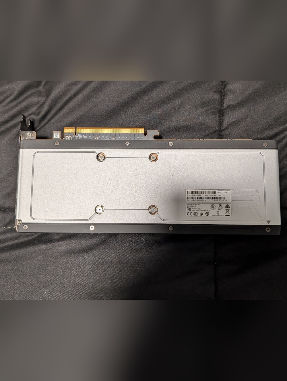 AMD Radeon 6700xt 12GB - Picture 2 of 6